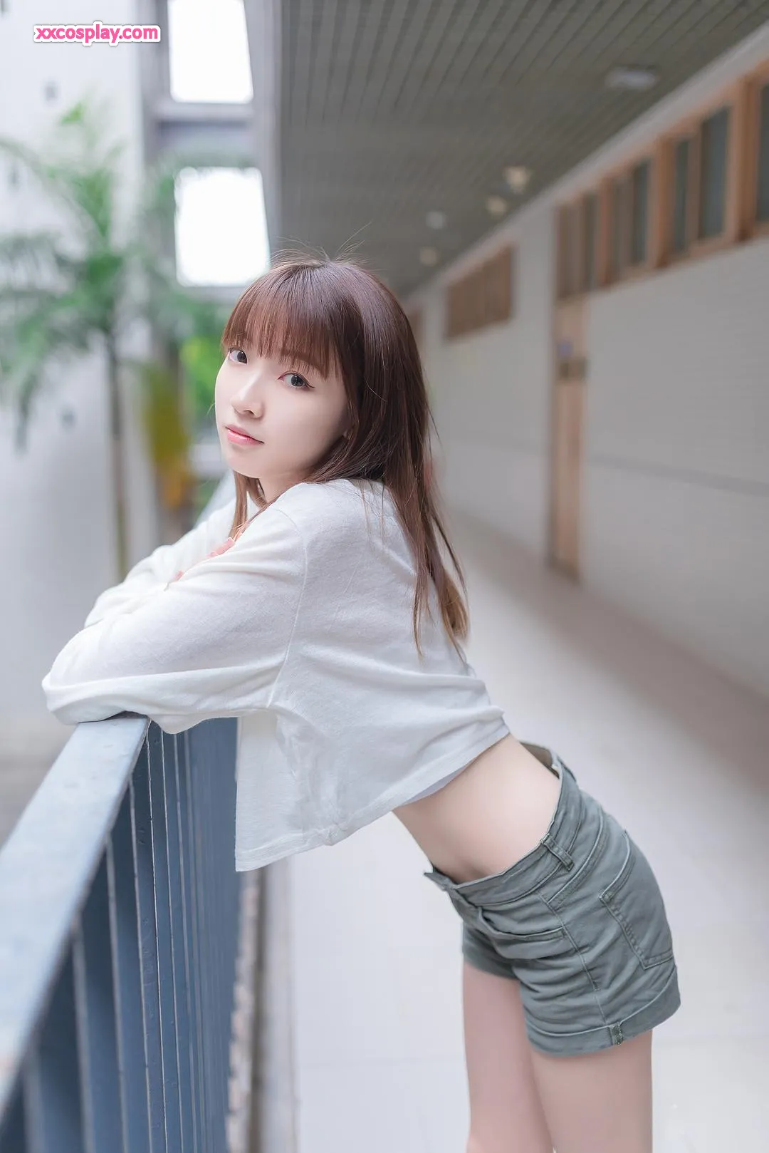 Zumu Zi: Superb Long Legs
